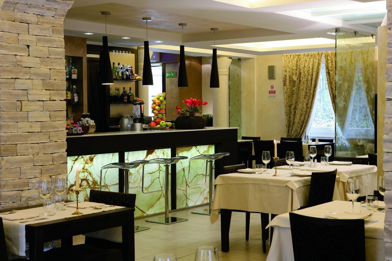 Albergo Ristorante Marcheno Ngoại thất bức ảnh